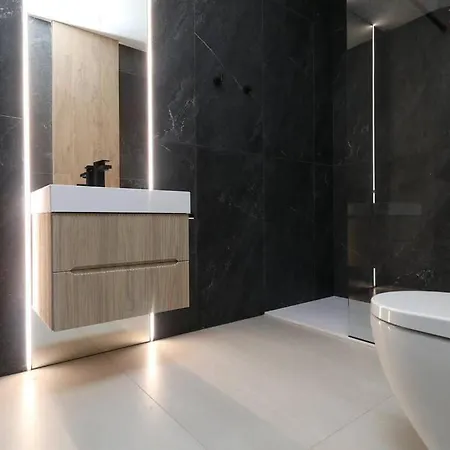 Spacious & Stylish-fully Renovated & Equipped-2br-historical Centre-amazing Quality & Finish Vakantiehuis